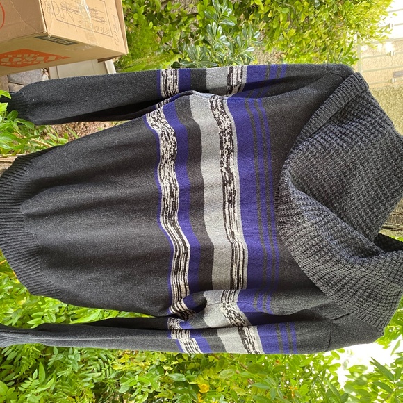 Sweater XL - Picture 2 of 3